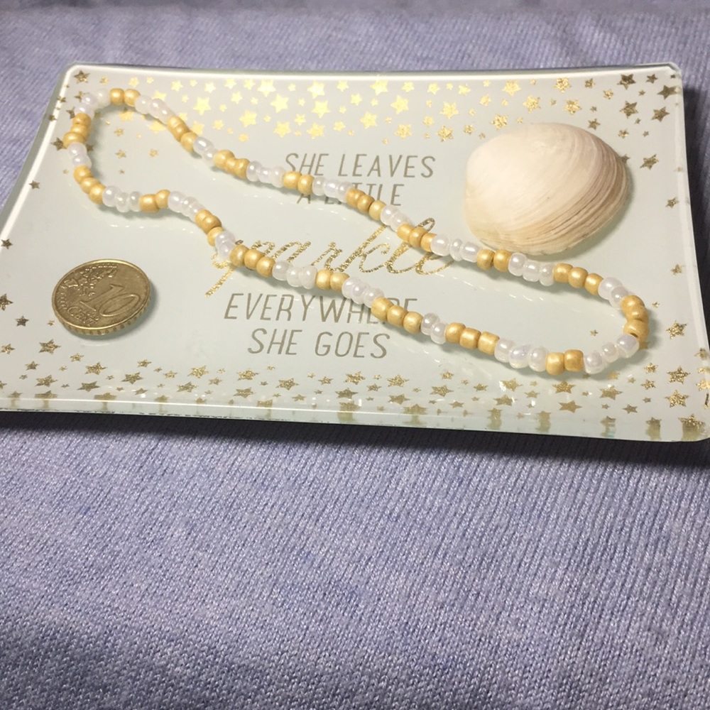 Beaded Bracelet - Gold and White - Picture 3 of 4